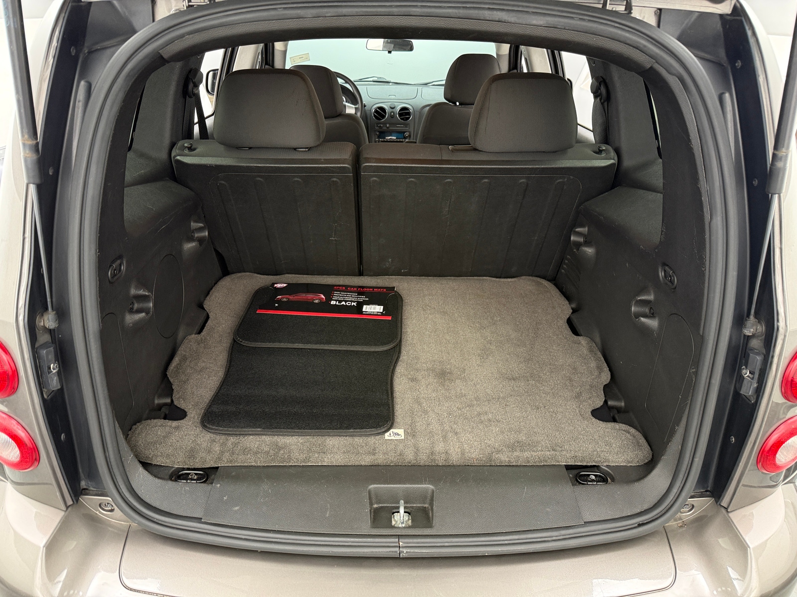 Thumbnail: 2011 Chevrolet HHR - 7