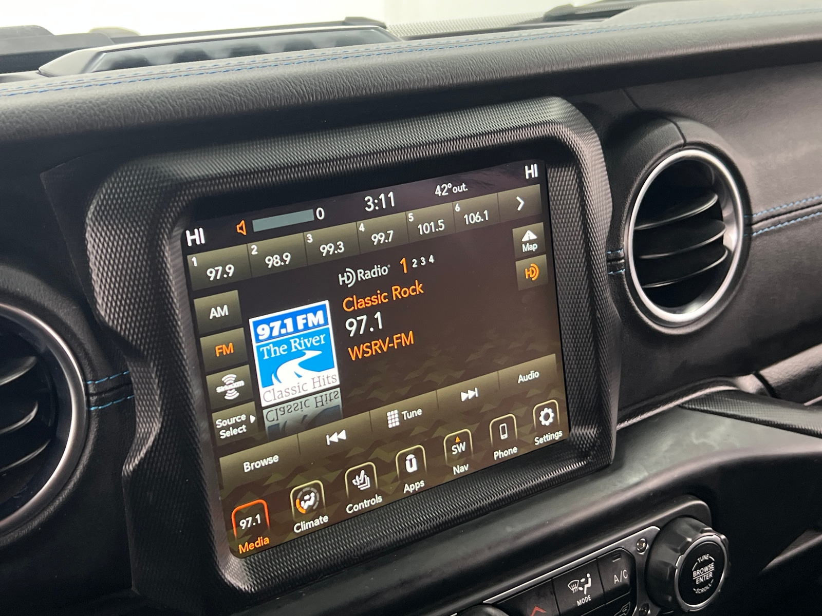 Thumbnail: 2022 Jeep Wrangler - 3