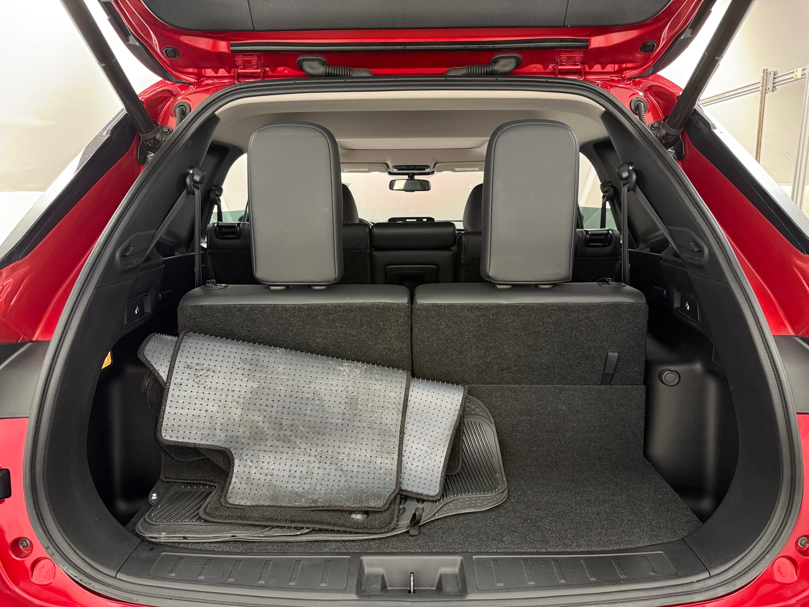 Thumbnail: 2023 Mitsubishi Outlander - 6