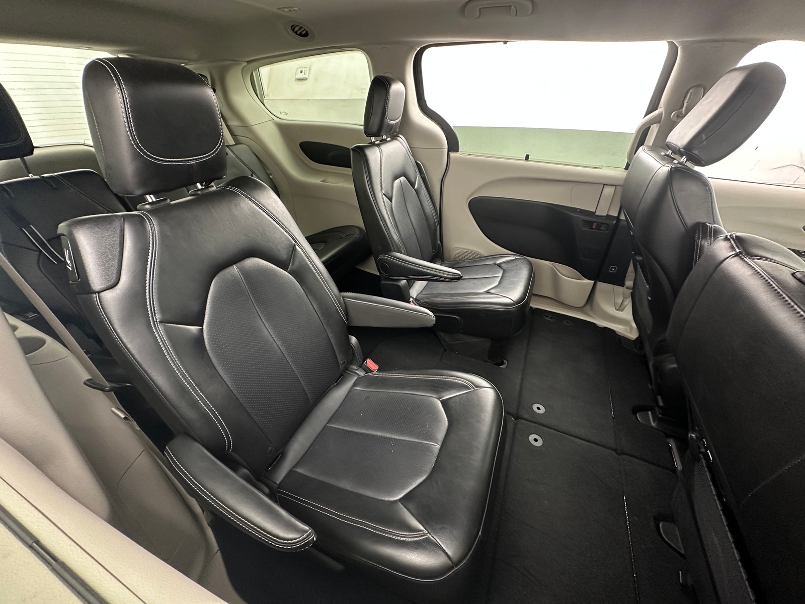 Thumbnail: 2024 Chrysler Pacifica - 5