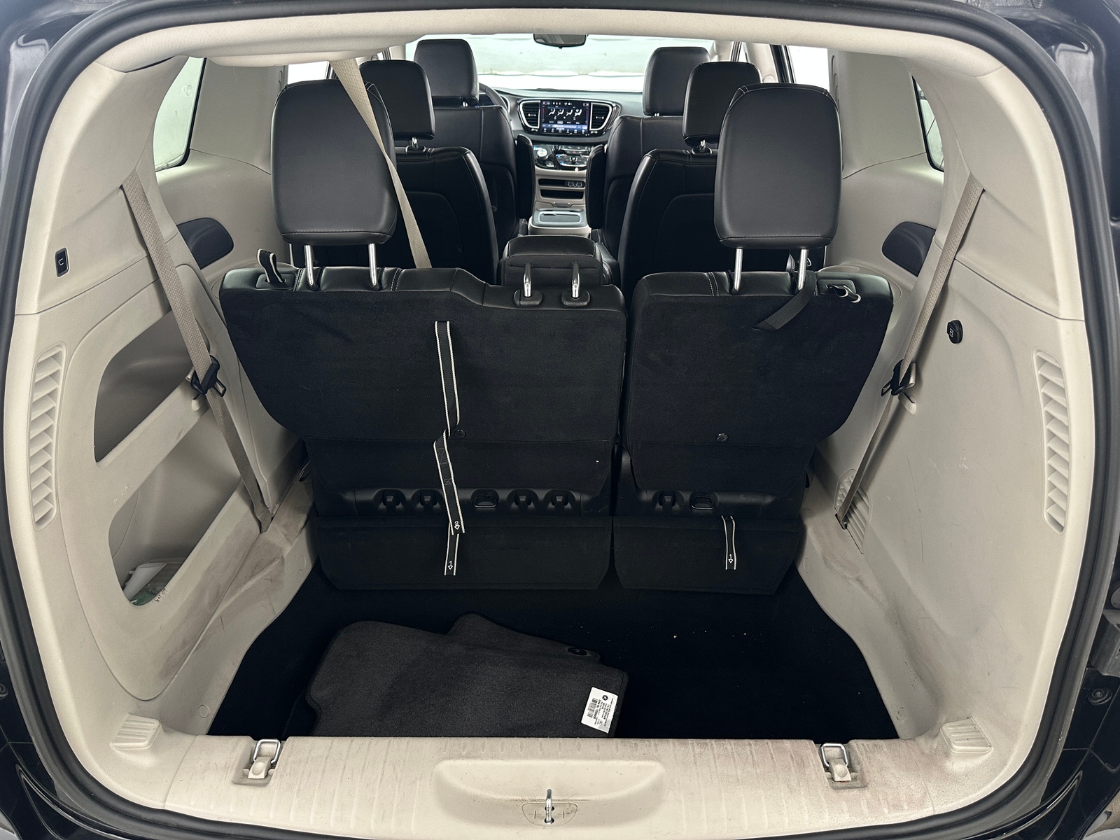 Thumbnail: 2024 Chrysler Pacifica - 6