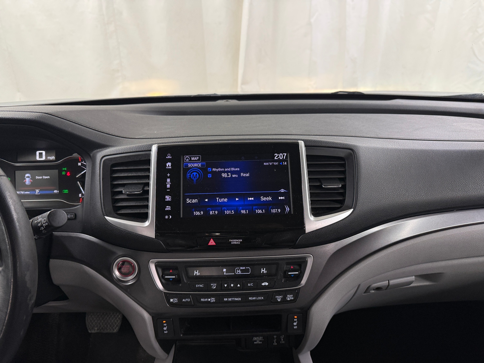 Thumbnail: 2018 Honda Pilot - 3