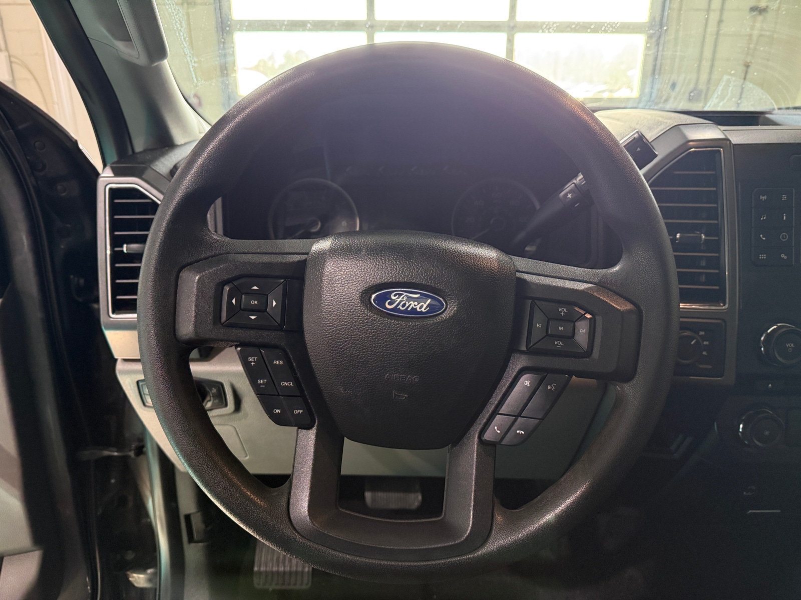 Thumbnail: 2018 Ford Econoline - 5