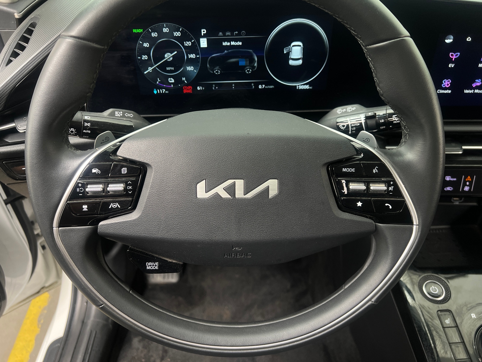 Thumbnail: 2024 Kia Niro - 4