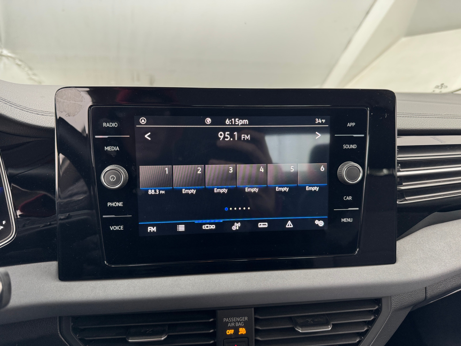 Thumbnail: 2025 Volkswagen Jetta - 3