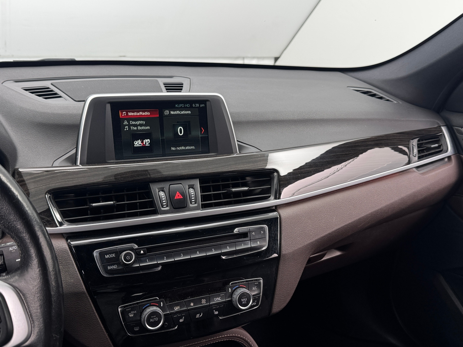 Thumbnail: 2018 BMW X1 - 3