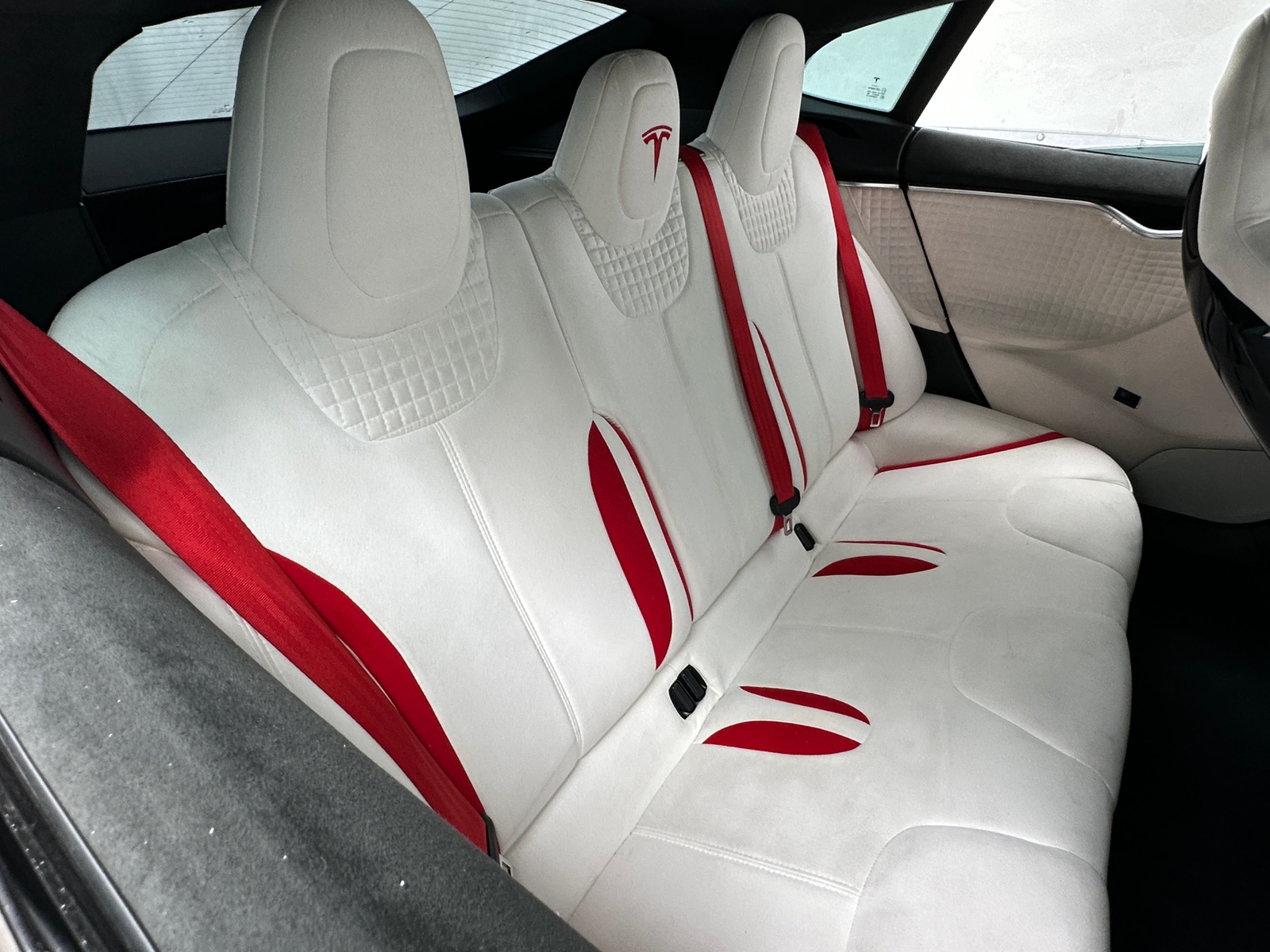 Thumbnail: 2015 Tesla Model S - 5