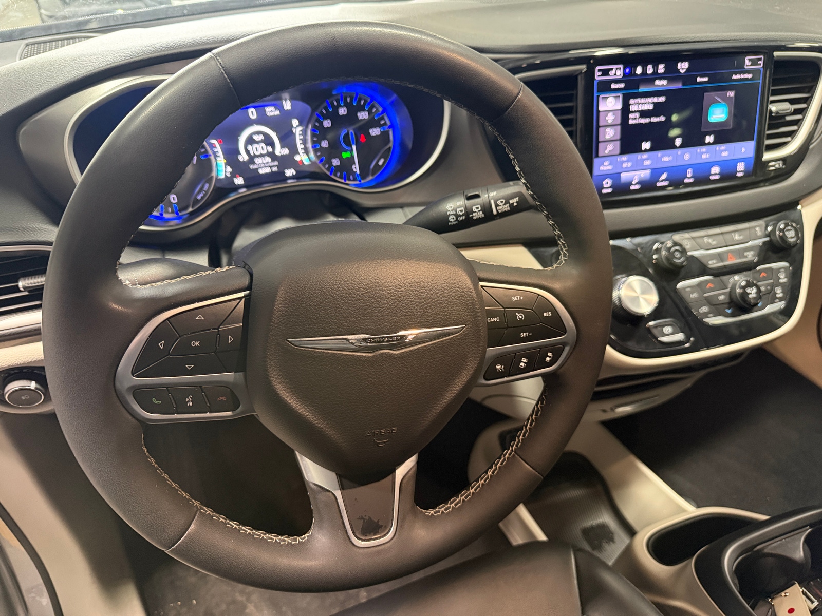 Thumbnail: 2024 Chrysler Pacifica - 4