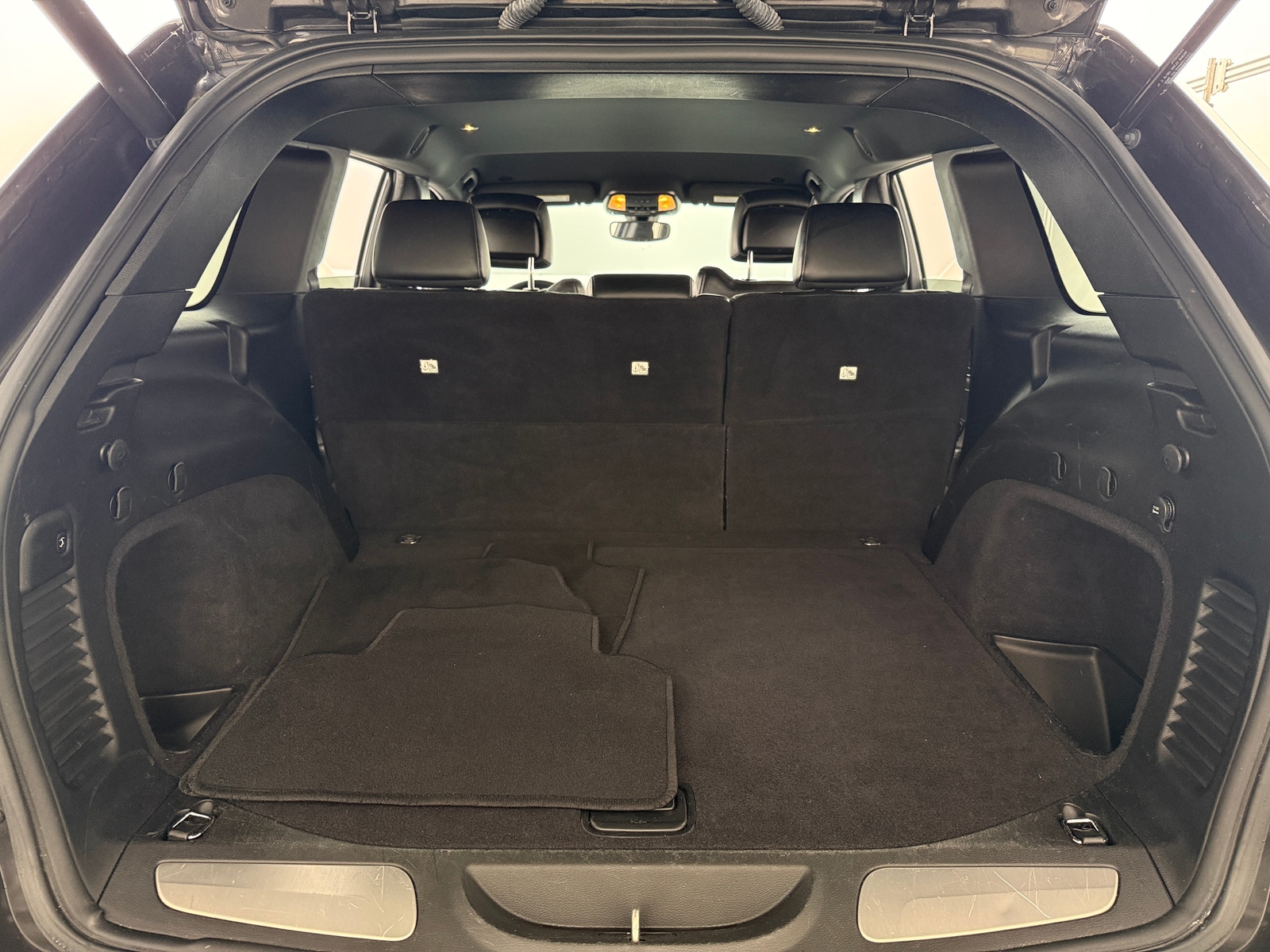 Thumbnail: 2019 Jeep Grand Cherokee - 6