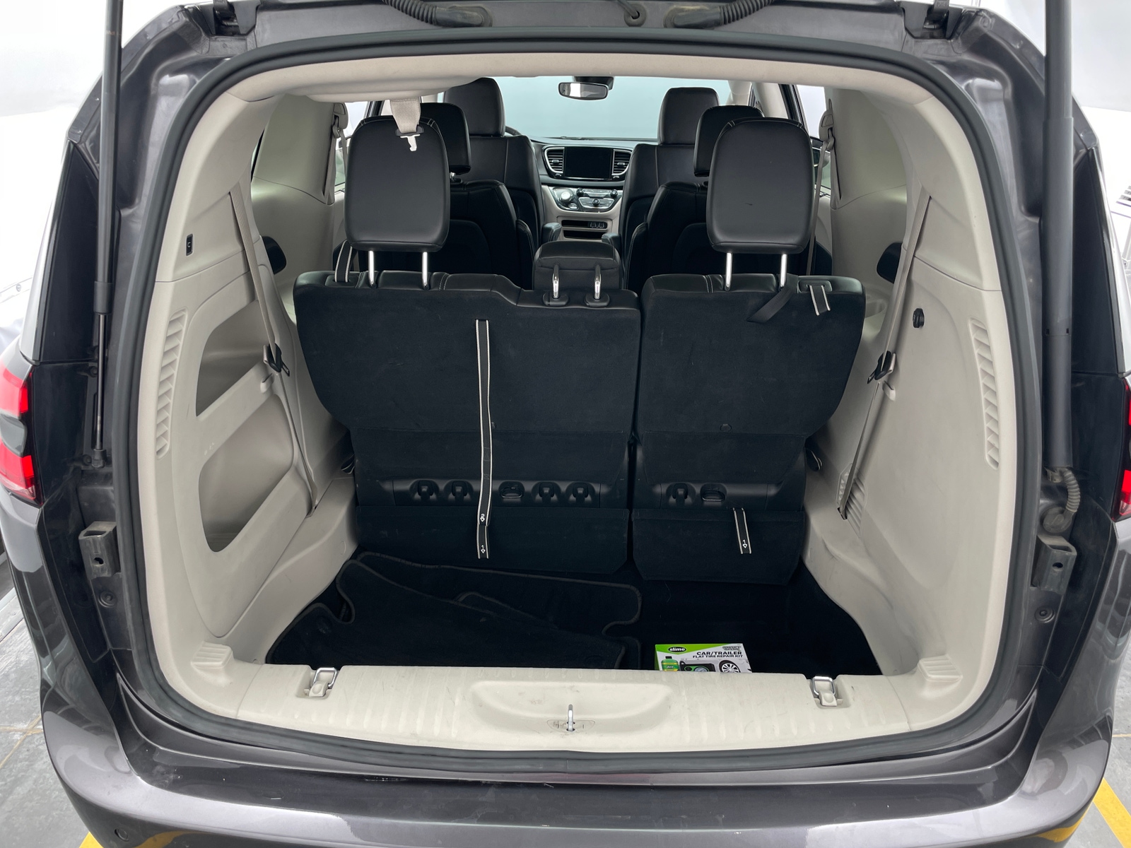 Thumbnail: 2023 Chrysler Pacifica - 6