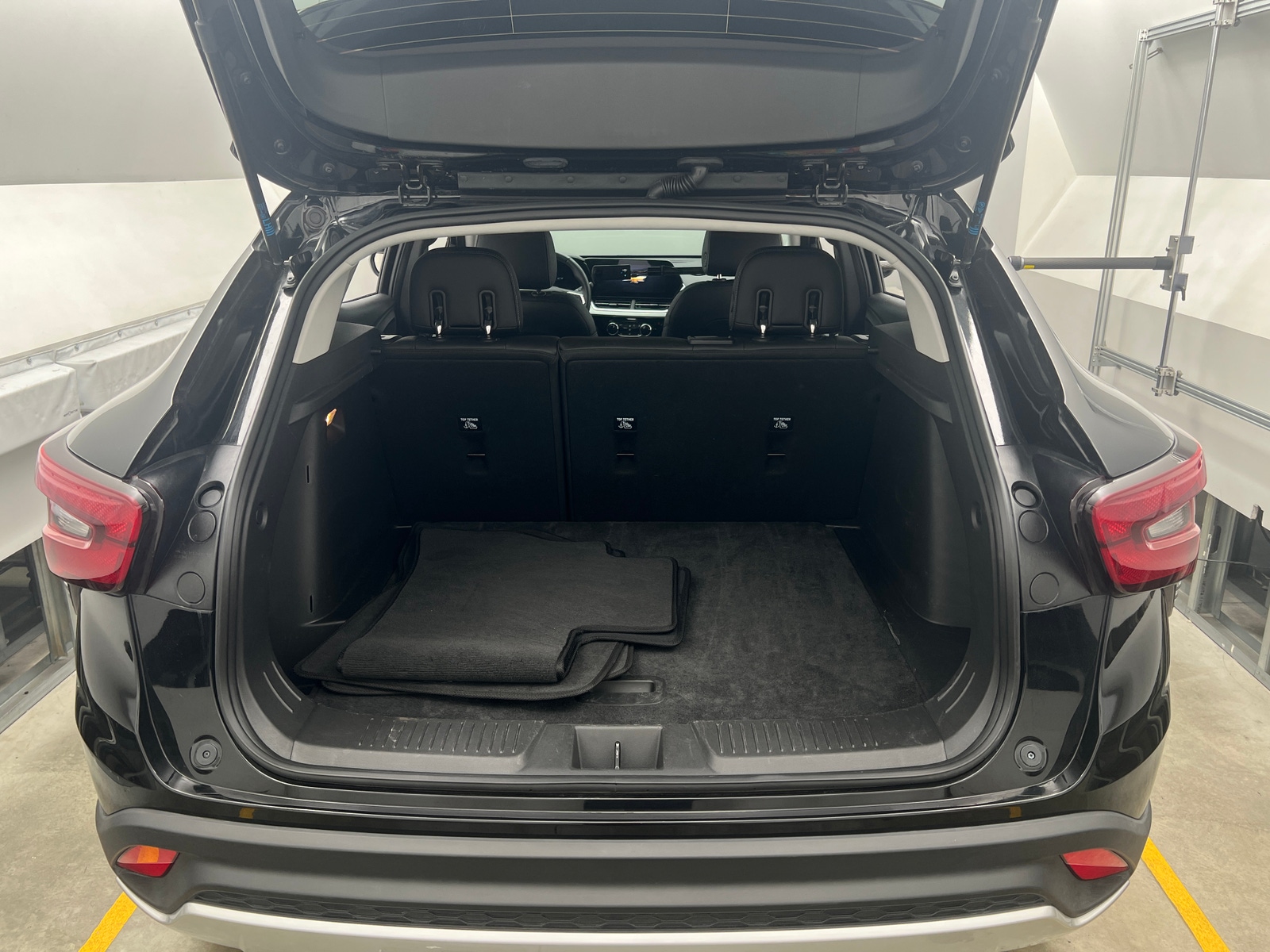 Thumbnail: 2025 Chevrolet Trax - 7