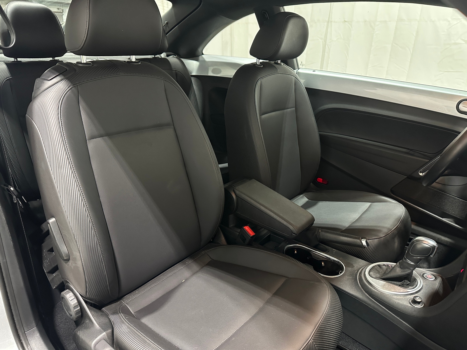 Thumbnail: 2016 Volkswagen Beetle - 2