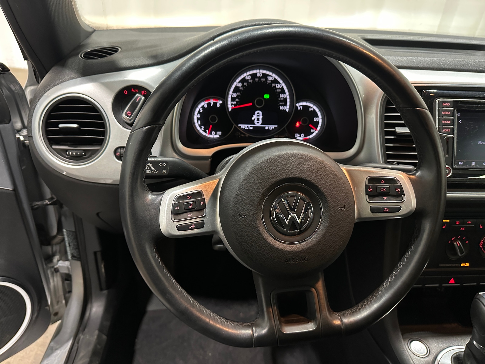 Thumbnail: 2016 Volkswagen Beetle - 5