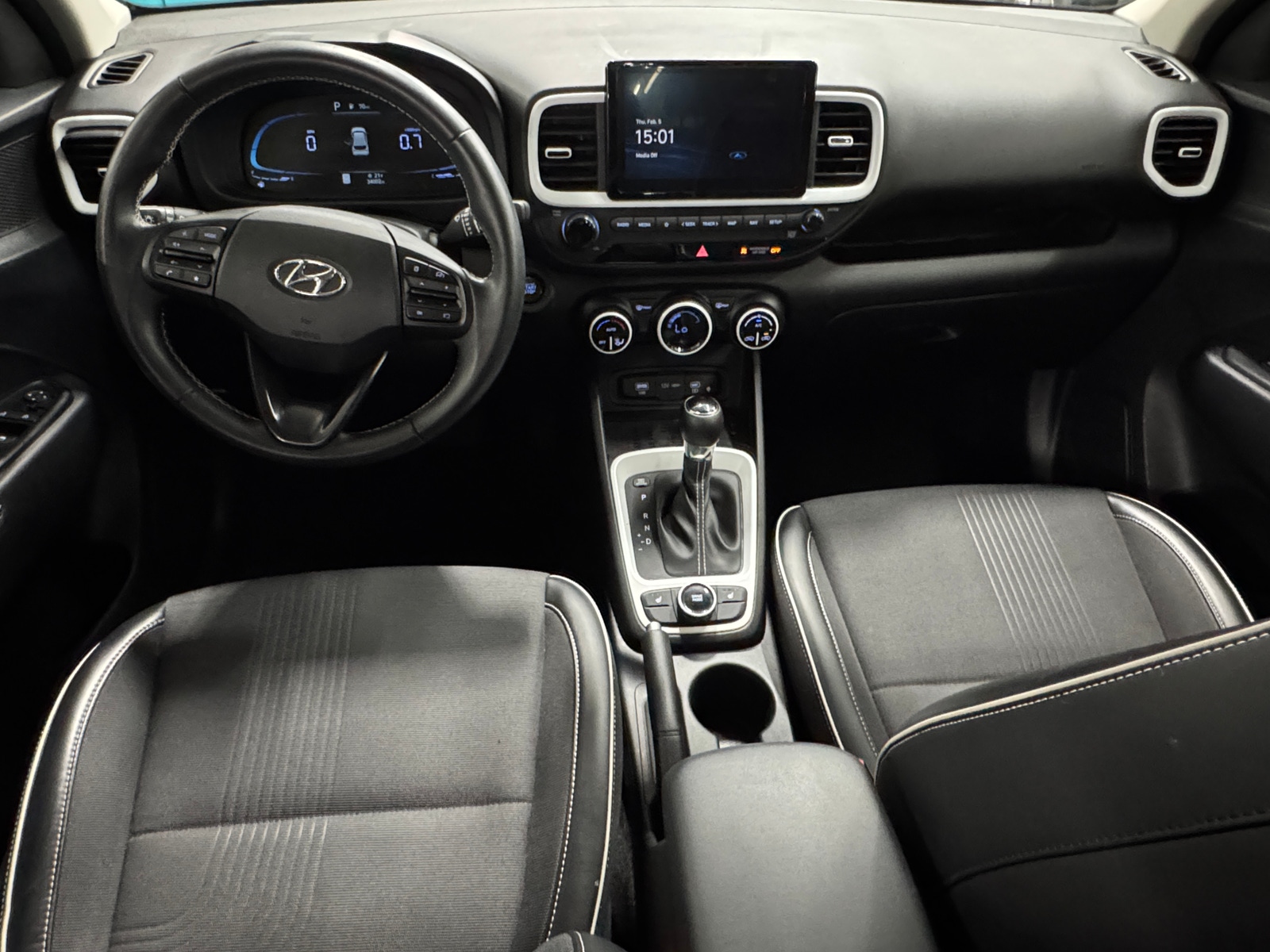 Thumbnail: 2023 Hyundai Venue - 2