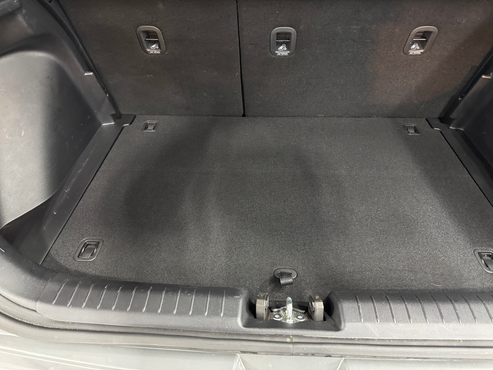 Thumbnail: 2023 Hyundai Venue - 6