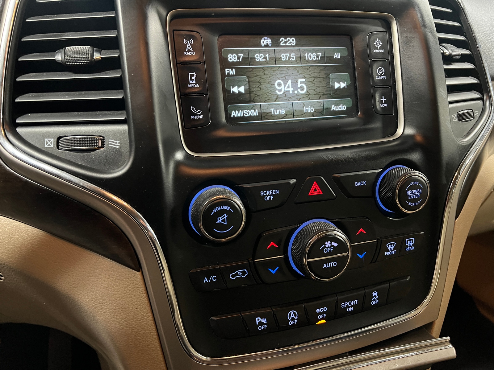 Thumbnail: 2017 Jeep Grand Cherokee - 4