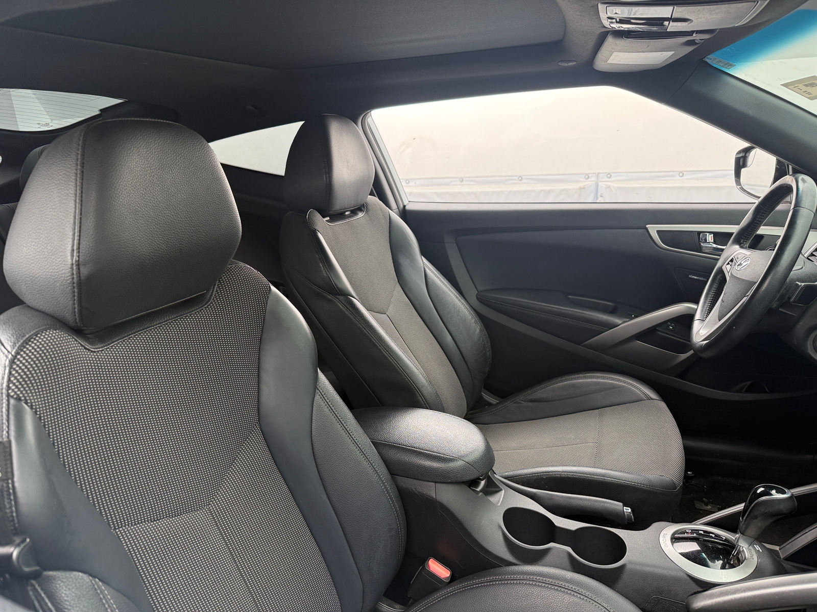 Thumbnail: 2016 Hyundai Veloster - 2