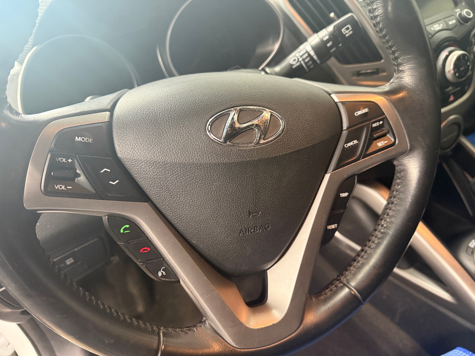 Thumbnail: 2016 Hyundai Veloster - 5