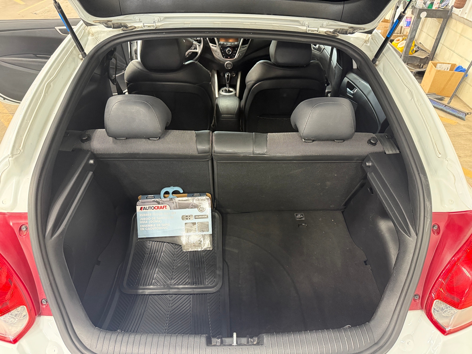 Thumbnail: 2016 Hyundai Veloster - 7