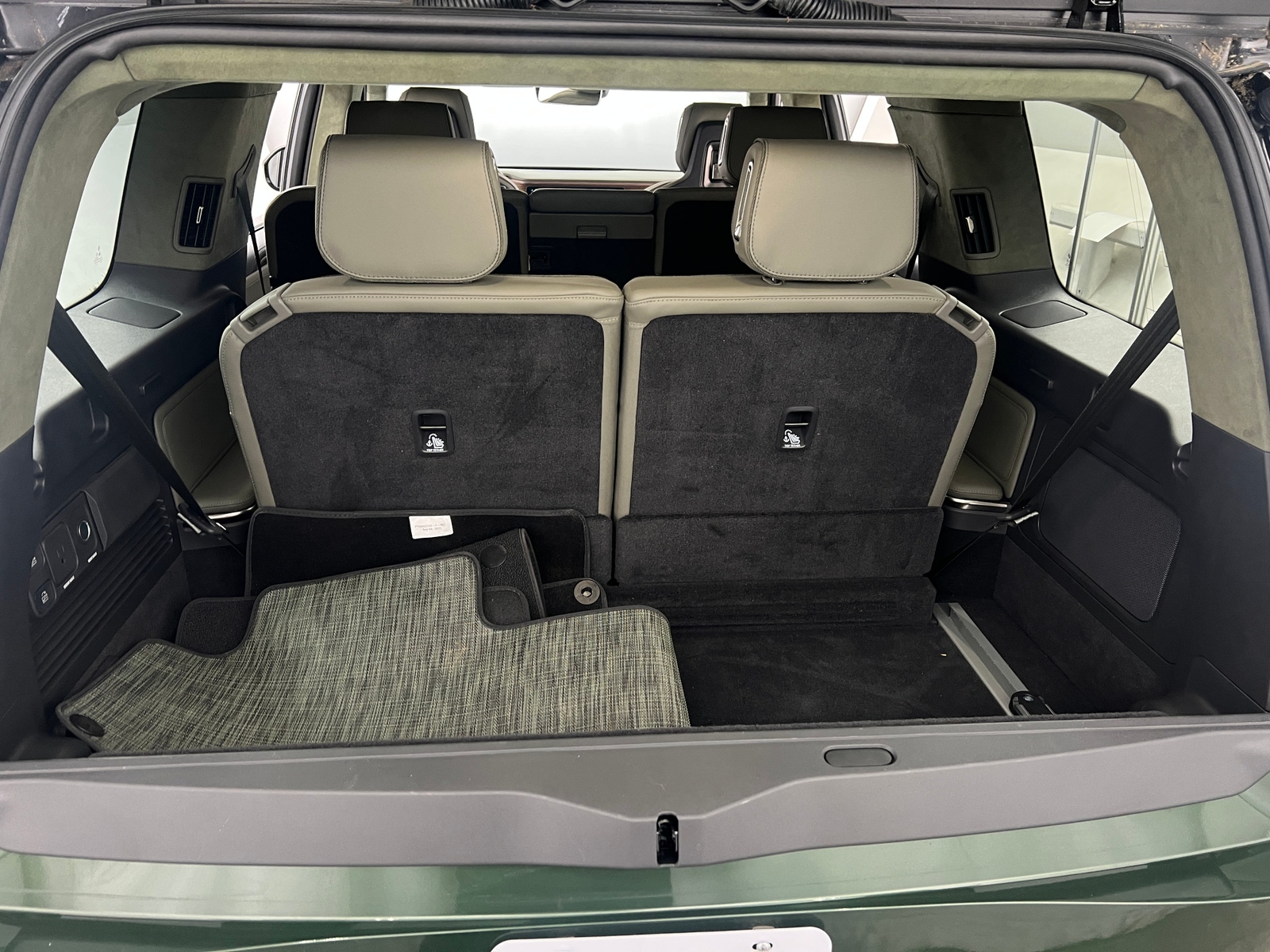 Thumbnail: 2023 Rivian R1S - 6