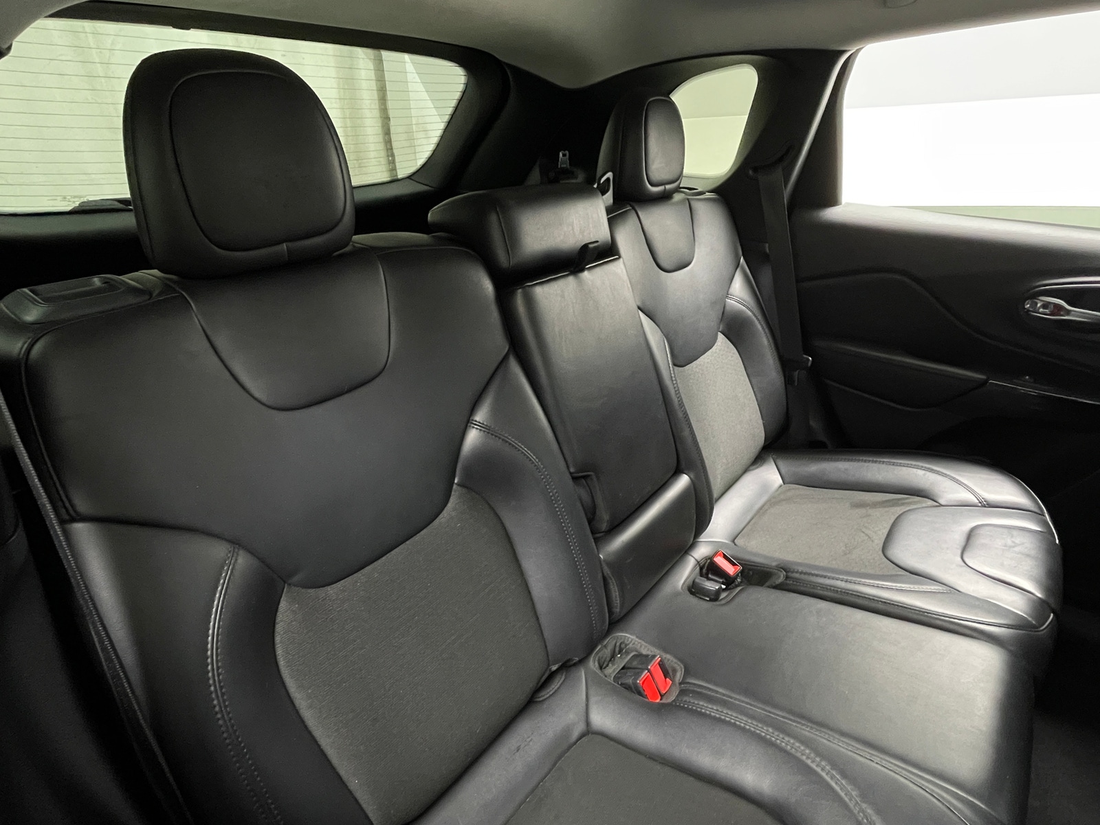 Thumbnail: 2020 Jeep Cherokee - 6