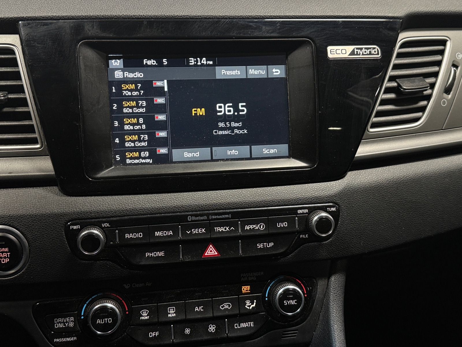 Thumbnail: 2018 Kia Niro - 4