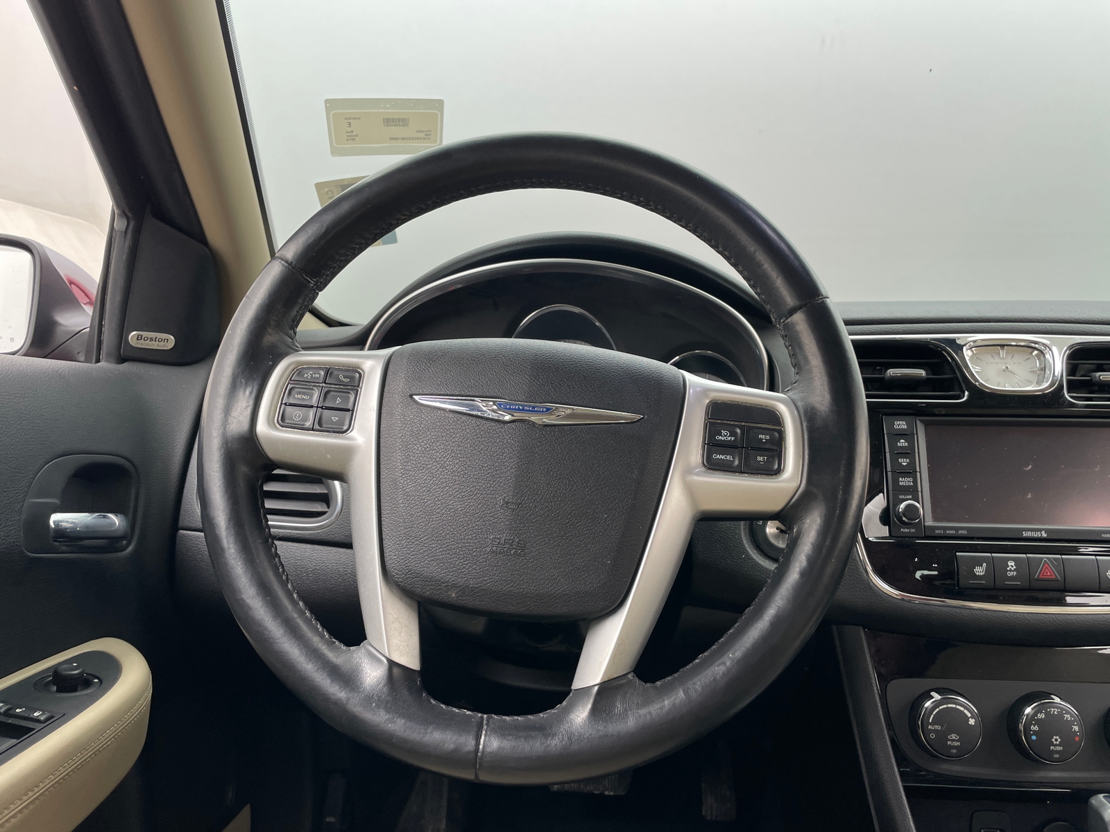 Thumbnail: 2013 Chrysler 200 - 4