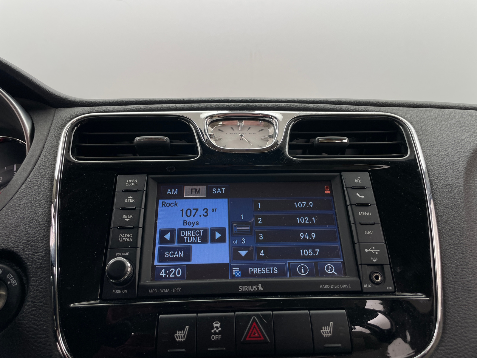 Thumbnail: 2013 Chrysler 200 - 3