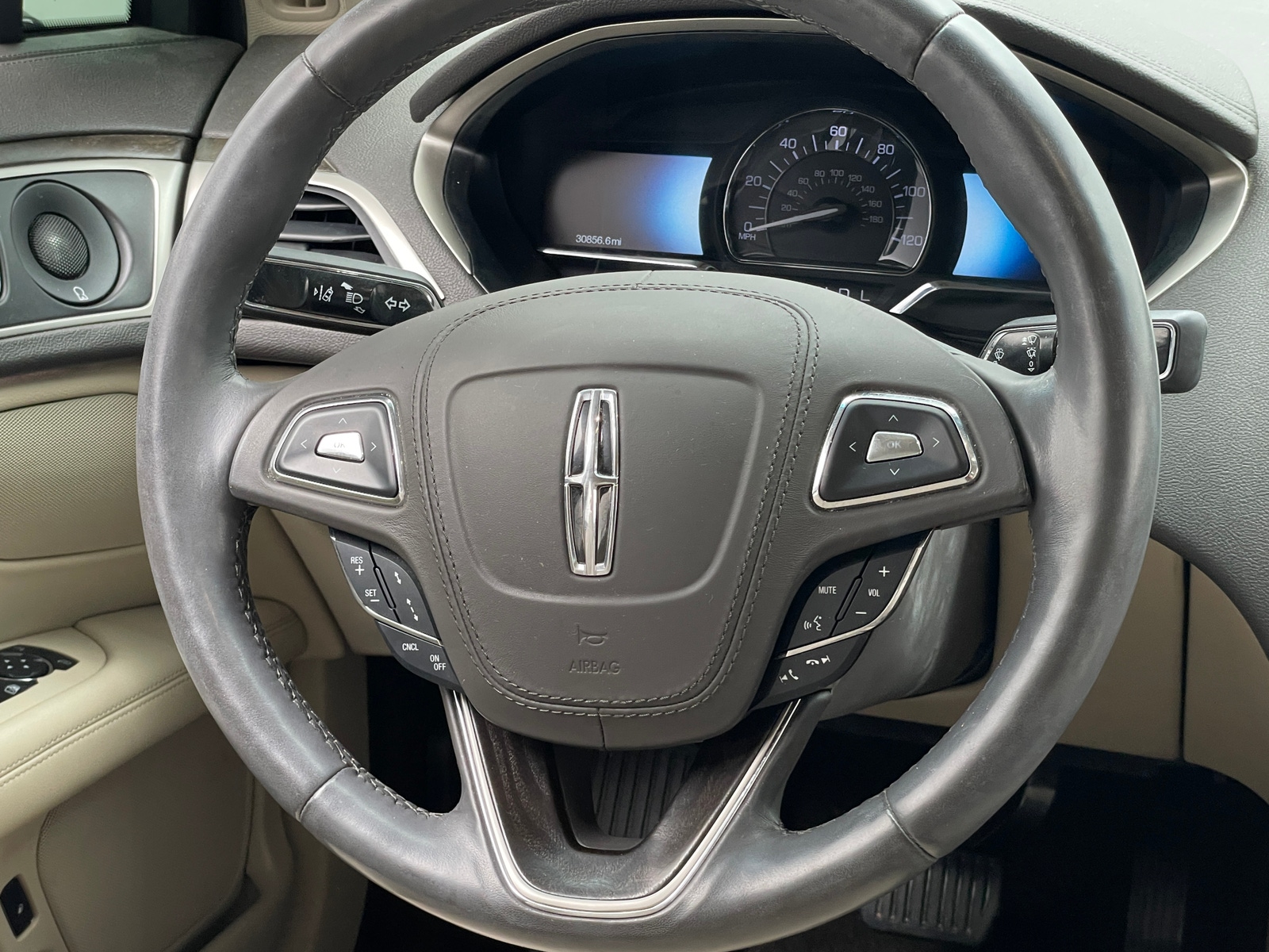 Thumbnail: 2018 Lincoln MKZ - 4