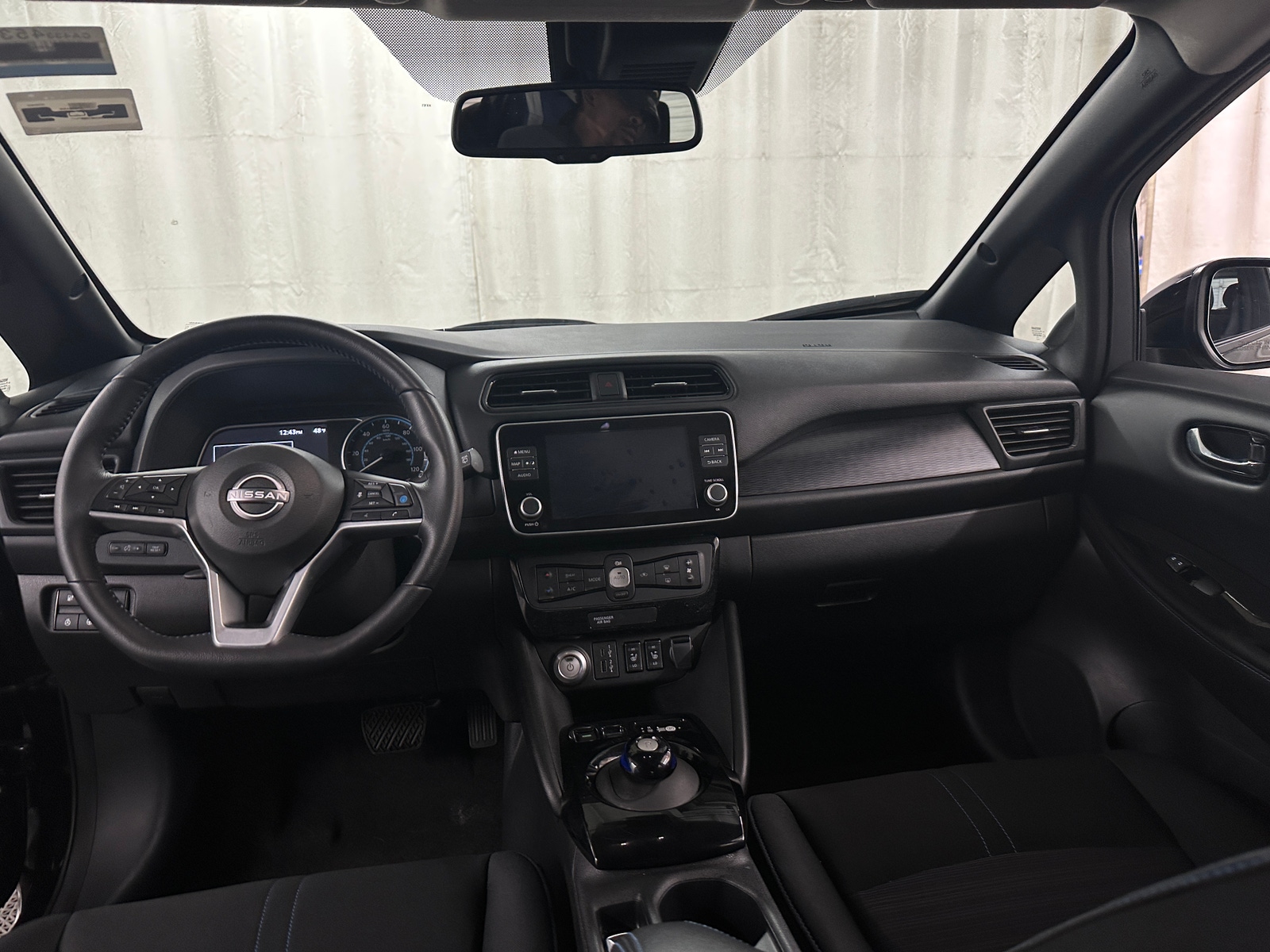 Thumbnail: 2025 Nissan Leaf - 3