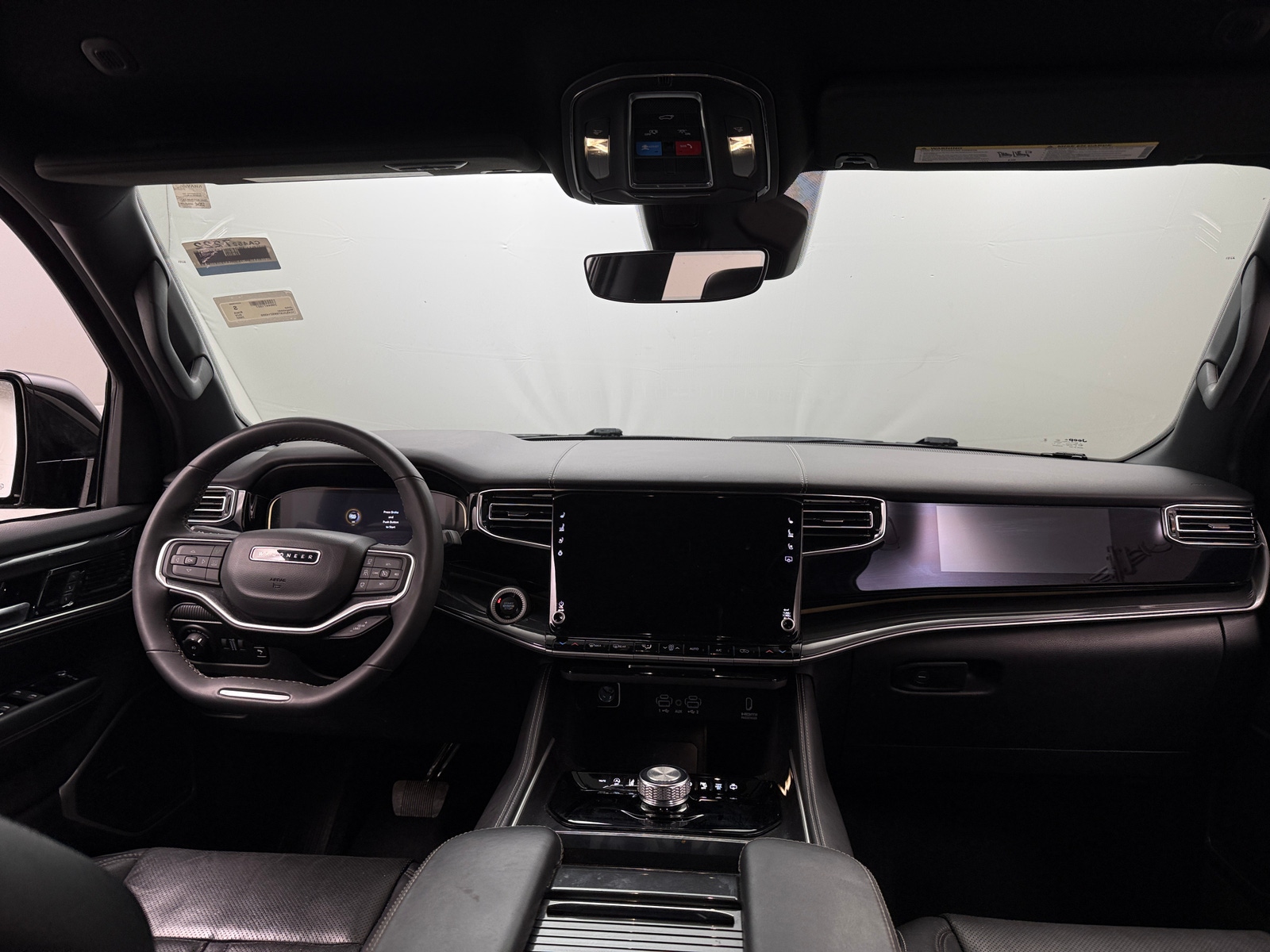 Thumbnail: 2022 Jeep Wagoneer - 2