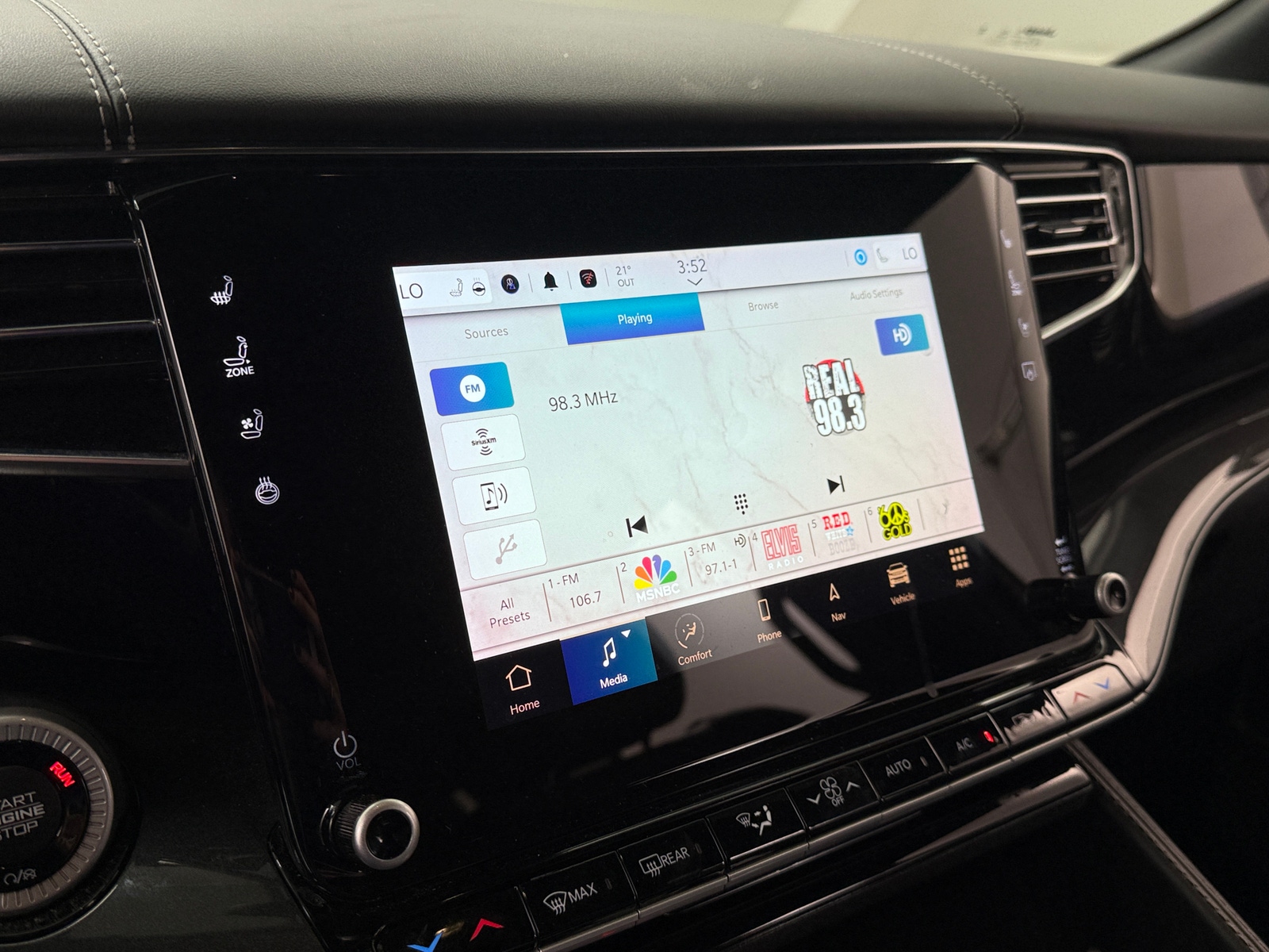 Thumbnail: 2022 Jeep Wagoneer - 3