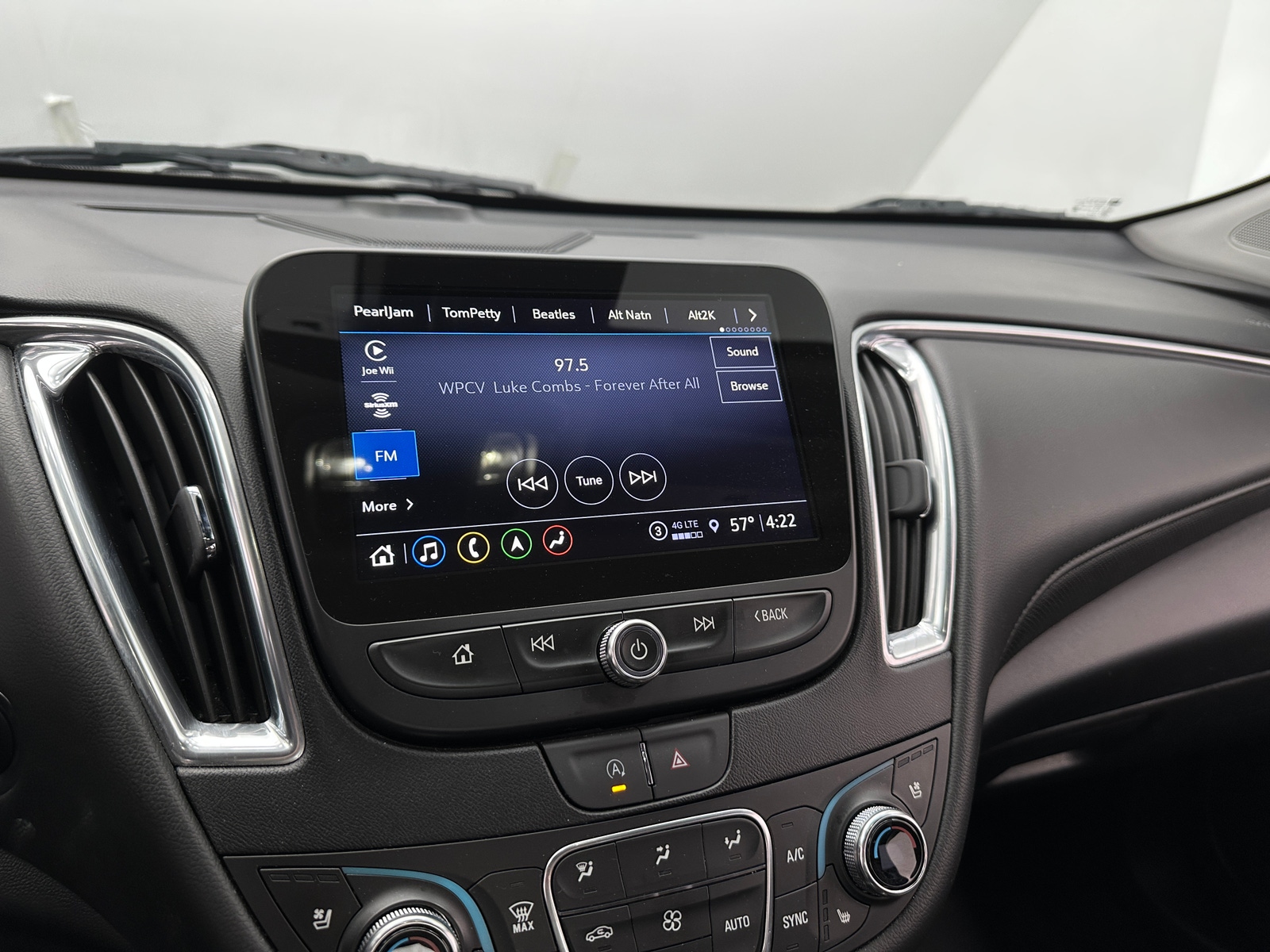 Thumbnail: 2024 Chevrolet Malibu - 3