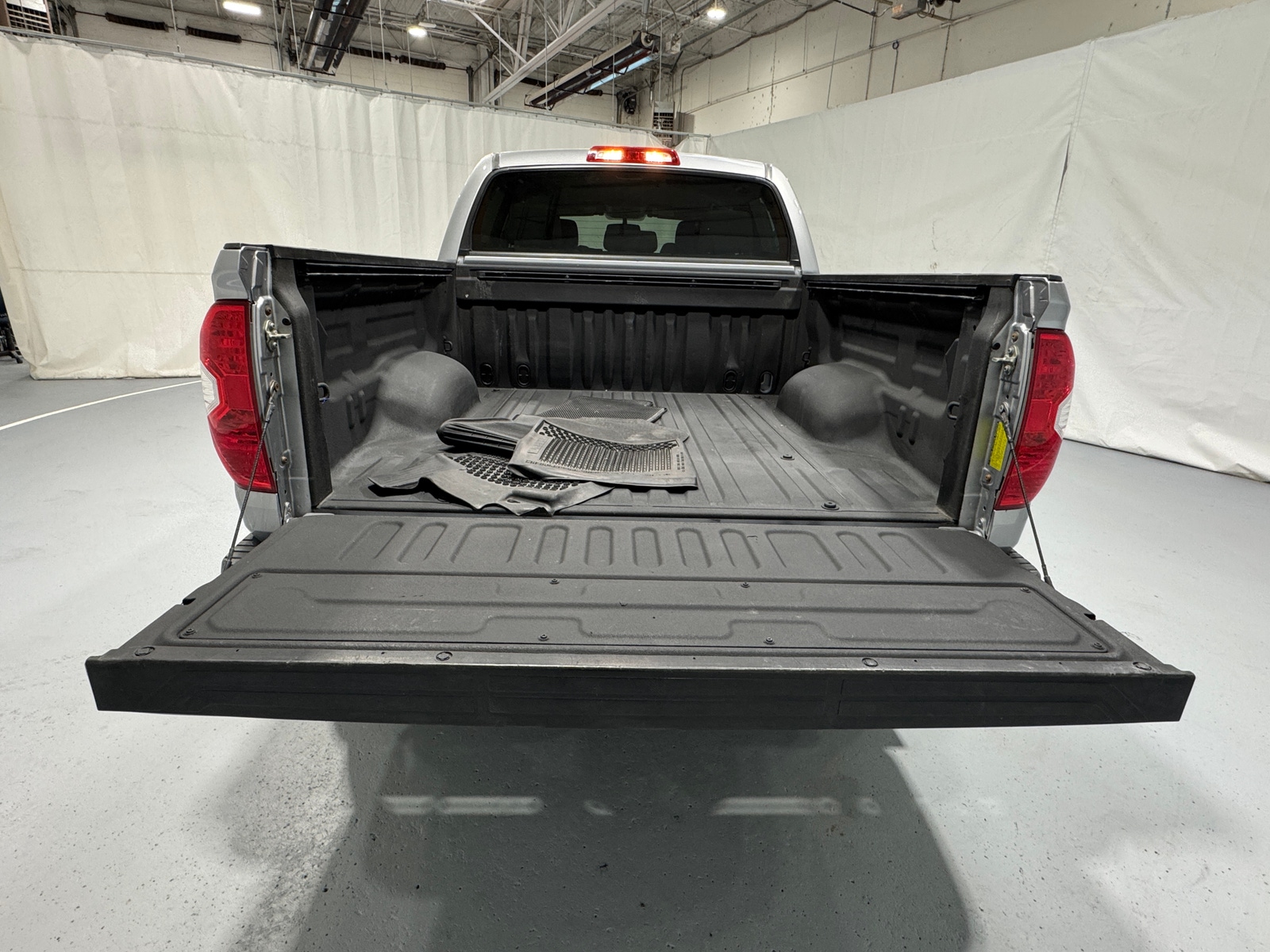 Thumbnail: 2017 Toyota Tundra - 7