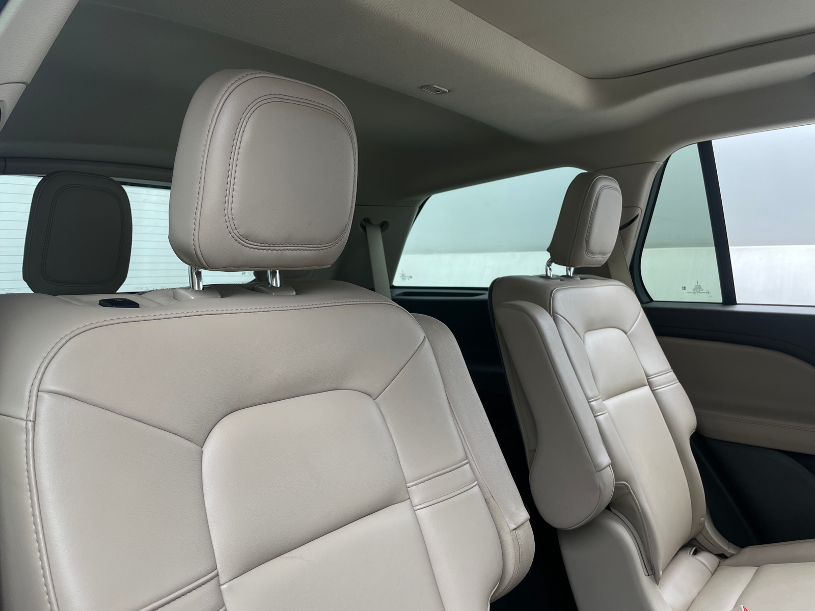 Thumbnail: 2023 Lincoln Aviator - 5