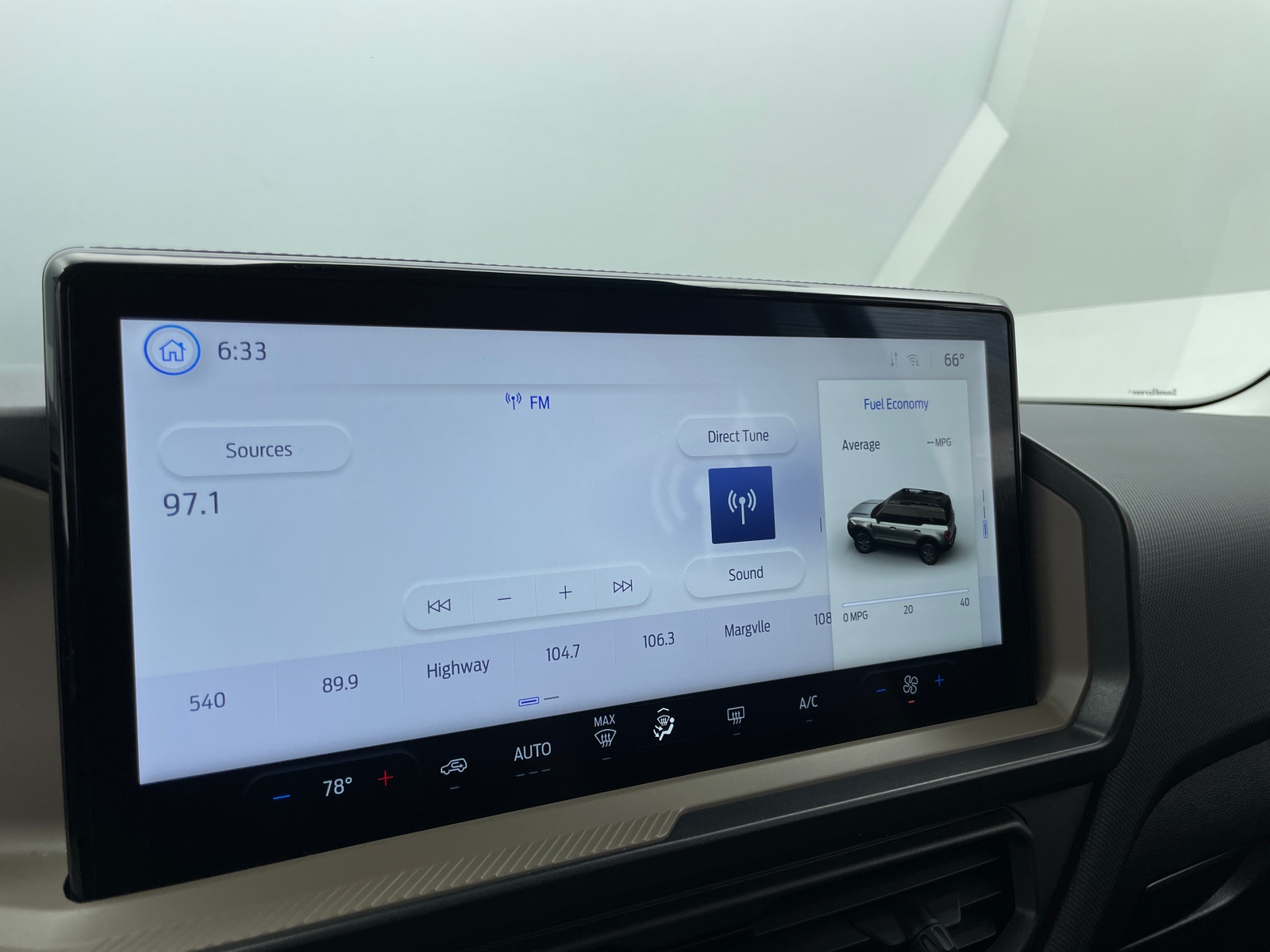 Thumbnail: 2025 Ford Bronco Sport - 4