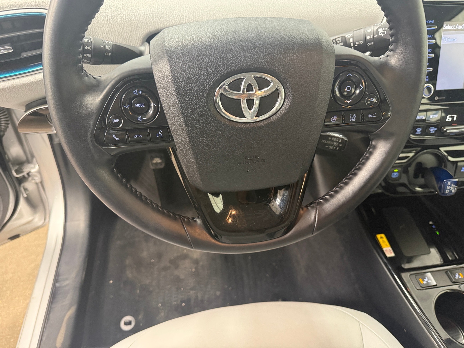 Thumbnail: 2022 Toyota Prius - 4