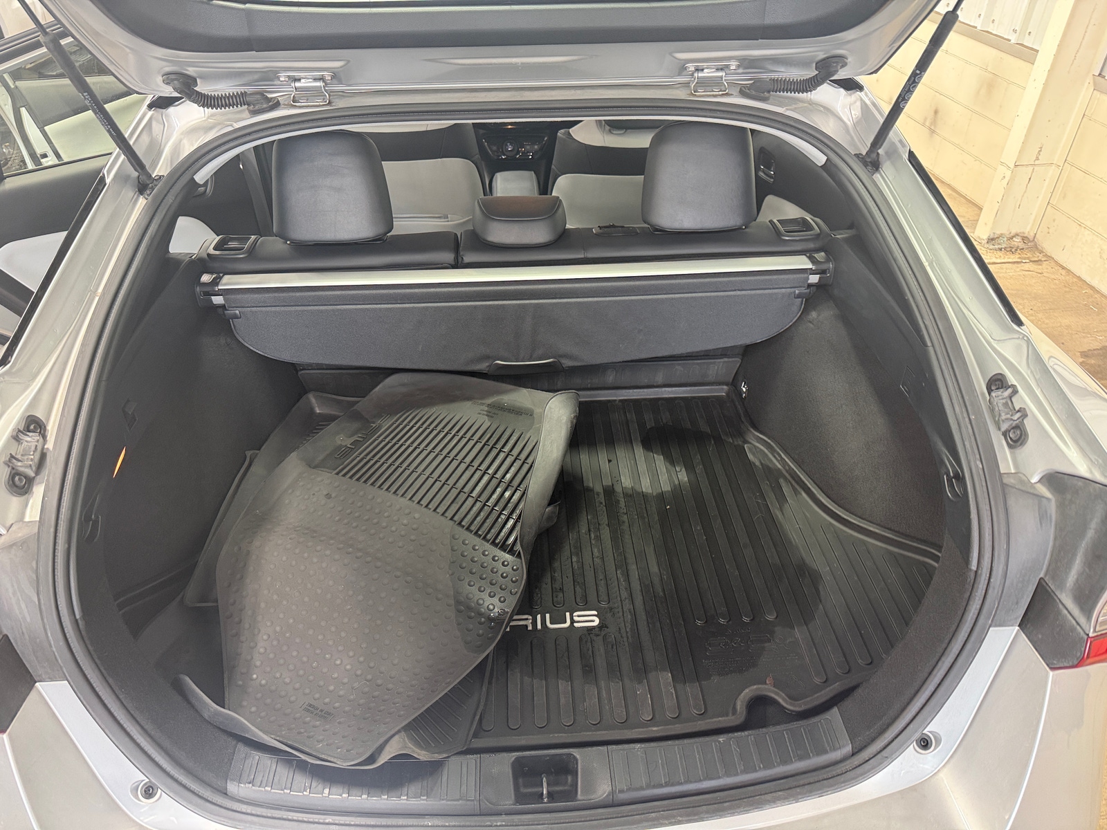 Thumbnail: 2022 Toyota Prius - 6