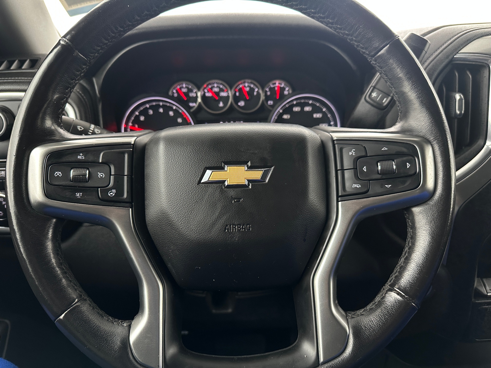 Thumbnail: 2020 Chevrolet Silverado 1500 - 5