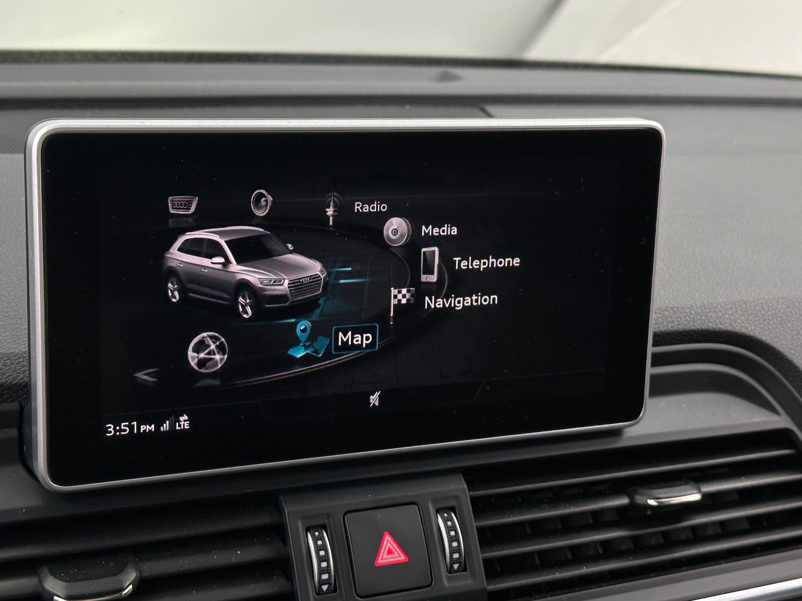 Thumbnail: 2020 Audi SQ5 - 3