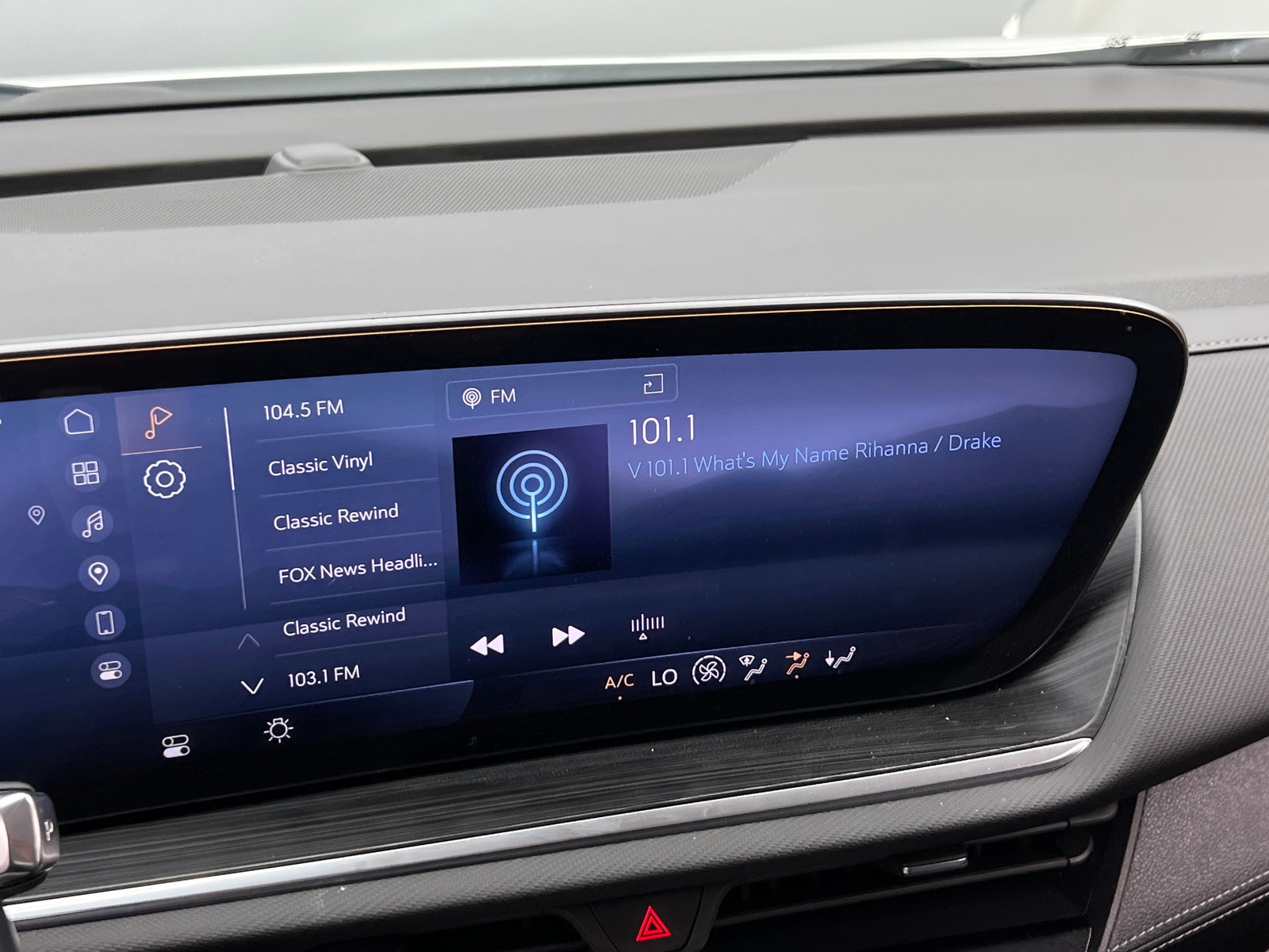 Thumbnail: 2024 Buick Envision - 3