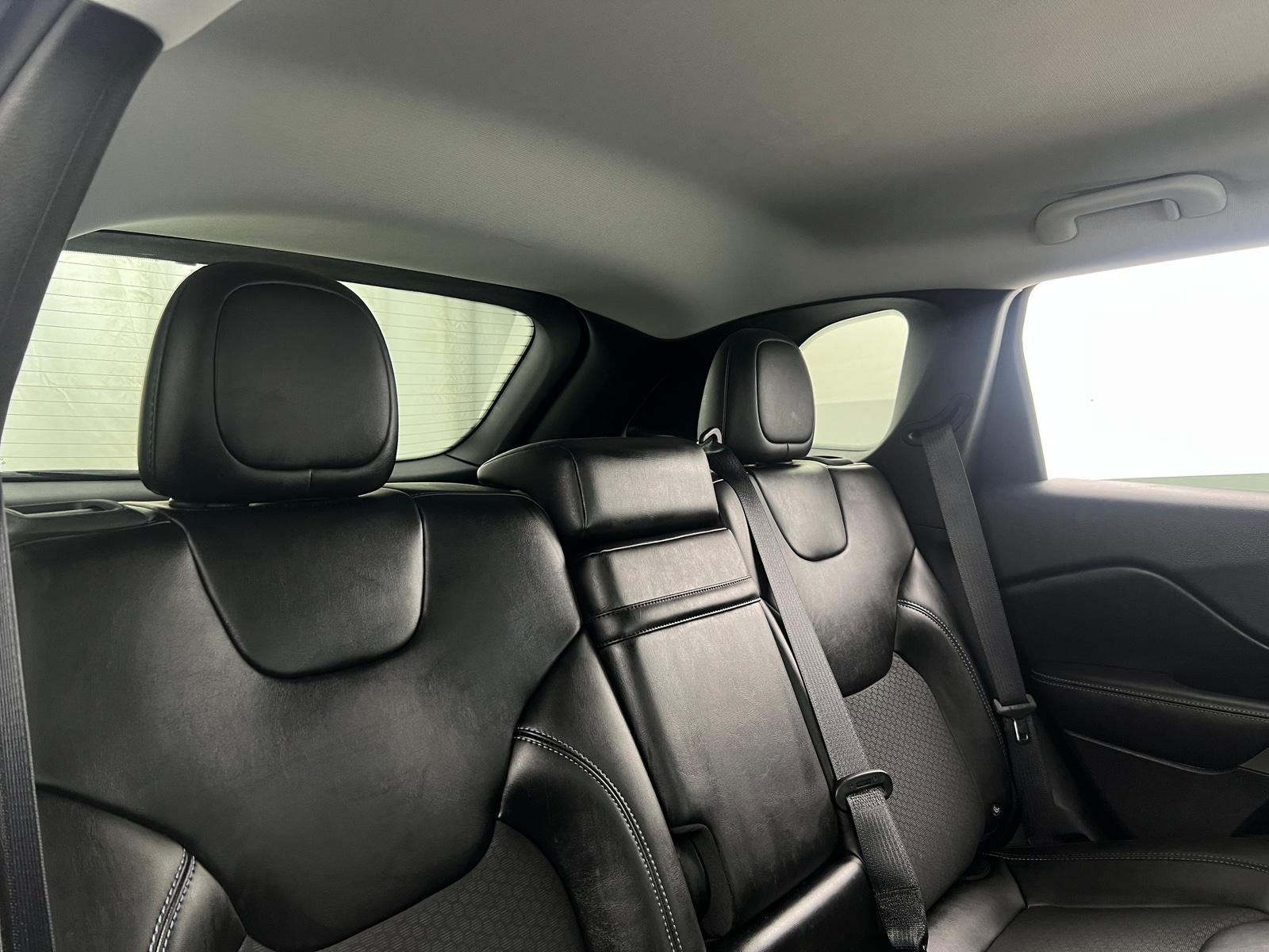 Thumbnail: 2019 Jeep Cherokee - 5