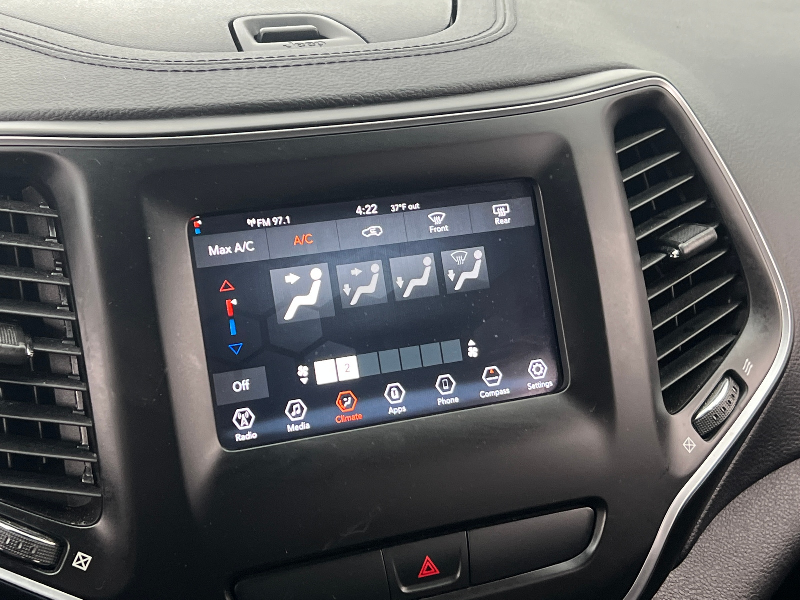 Thumbnail: 2019 Jeep Cherokee - 3