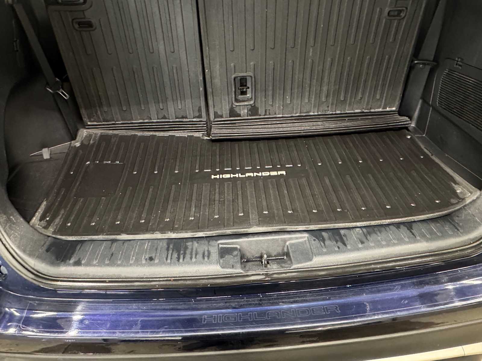 Thumbnail: 2023 Toyota Highlander - 6