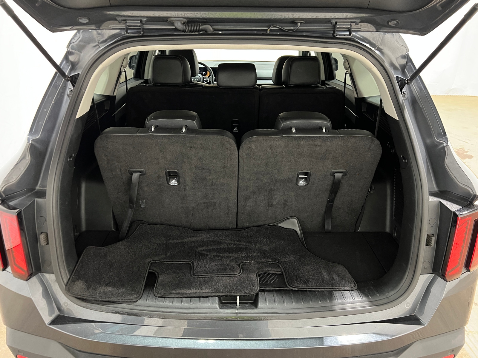 Thumbnail: 2024 Kia Sorento - 6