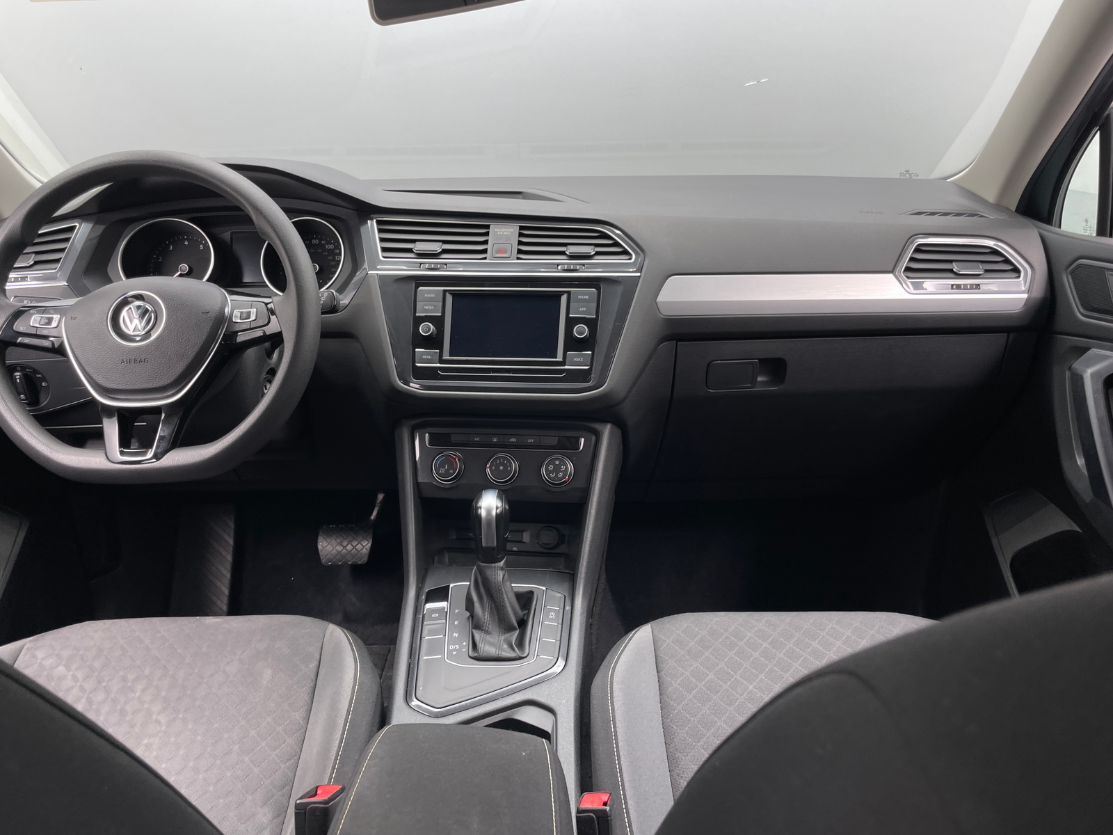 Thumbnail: 2021 Volkswagen Tiguan - 3