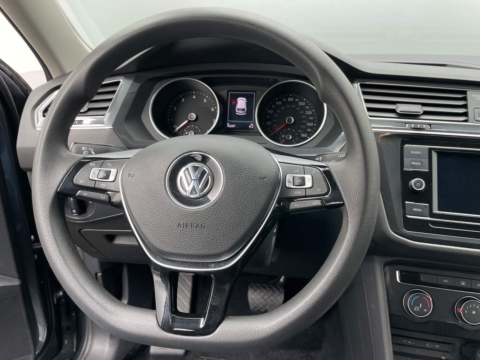 Thumbnail: 2021 Volkswagen Tiguan - 5