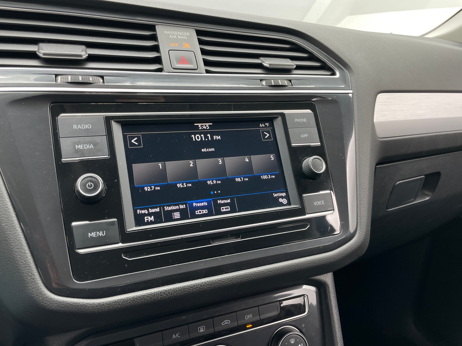 Thumbnail: 2021 Volkswagen Tiguan - 4