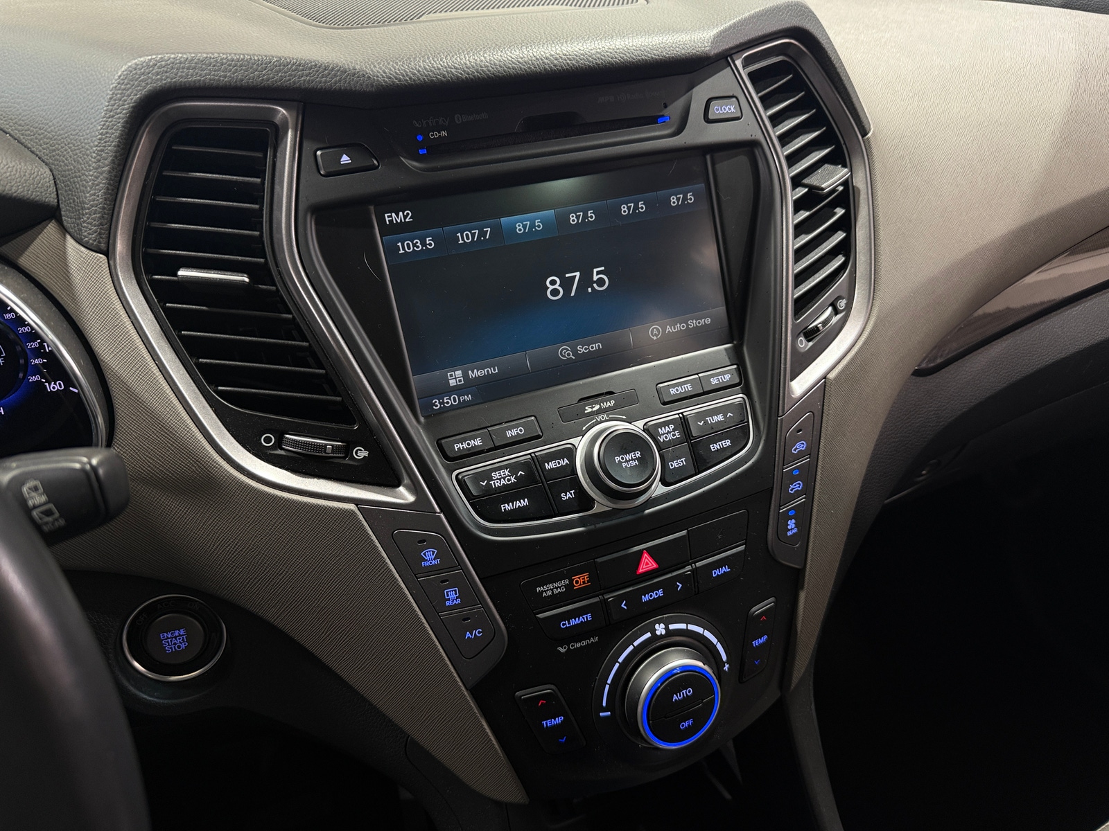 Thumbnail: 2014 Hyundai Santa Fe - 3