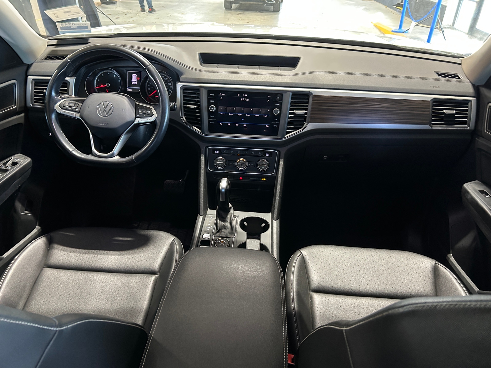 Thumbnail: 2021 Volkswagen Atlas - 3